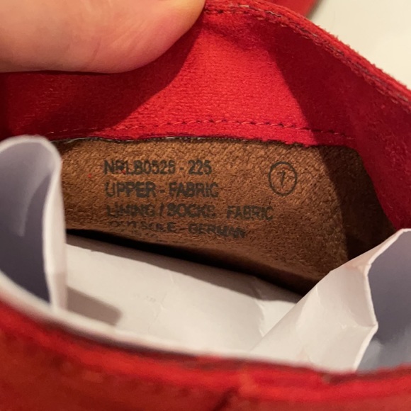 NIB (7) NOT RATED red faux suede pointed booties zip slouchy 3” stack heel pixie - Picture 10 of 13